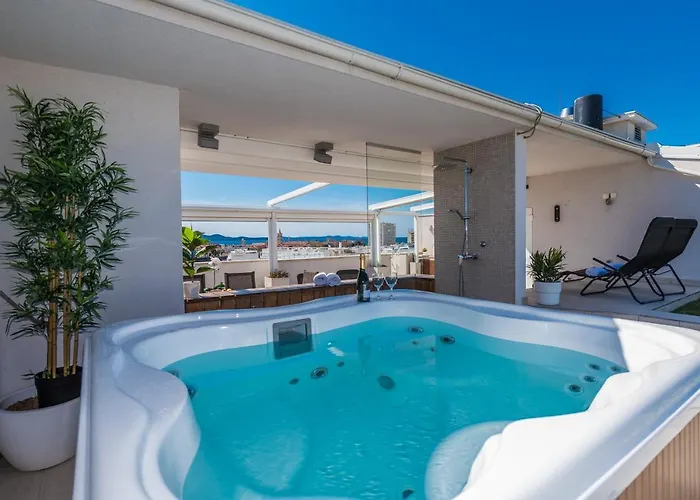Penthouse With Roof Terrace With Jacuzzi