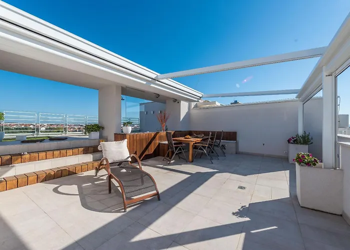 Penthouse With Roof Terrace With Jacuzzi