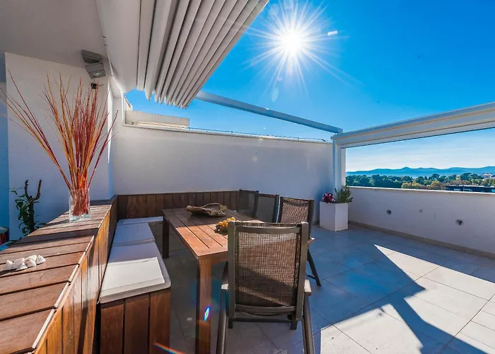 Penthouse With Roof Terrace With Jacuzzi