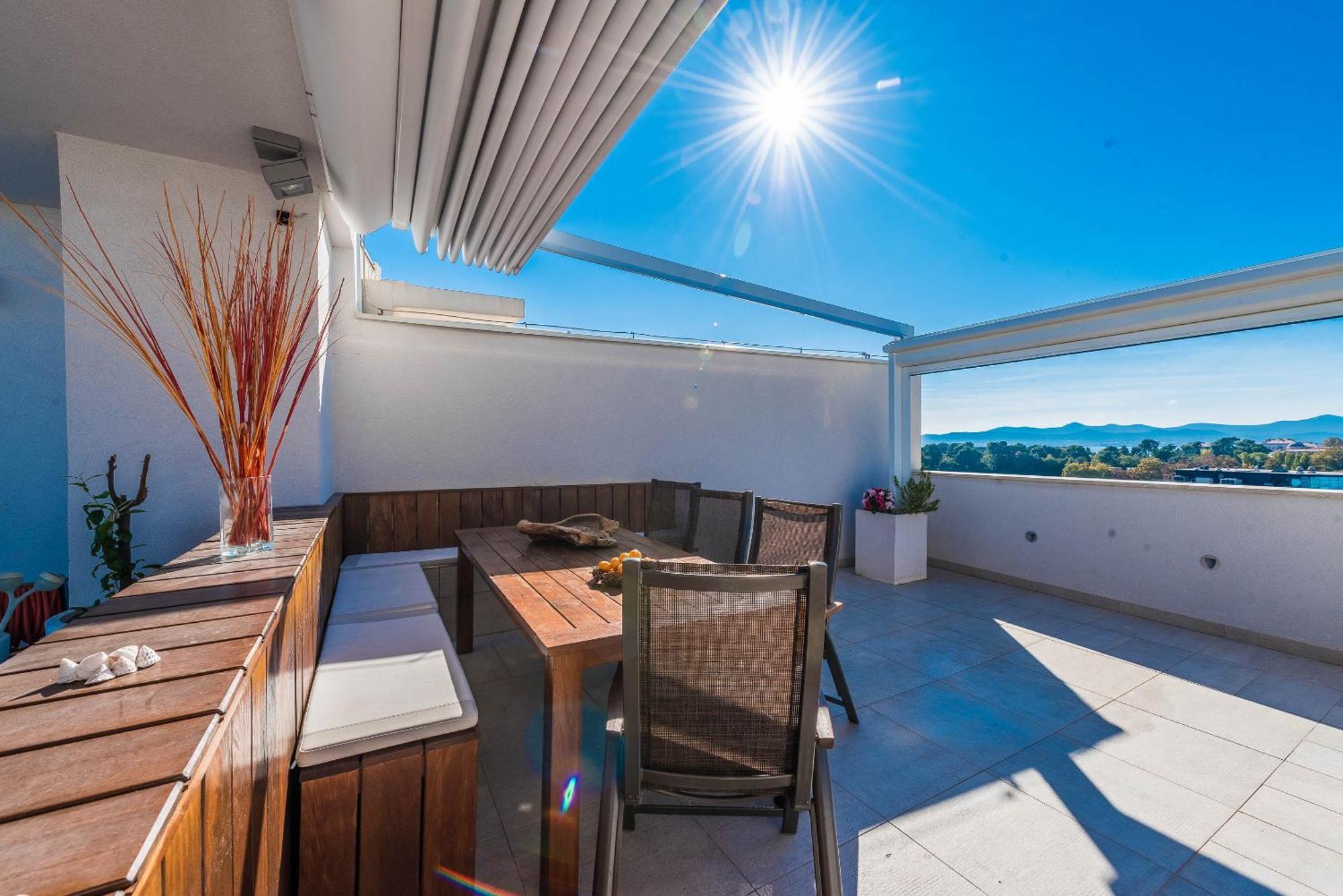 Penthouse With Roof Terrace With Jacuzzi Apartma Zadar