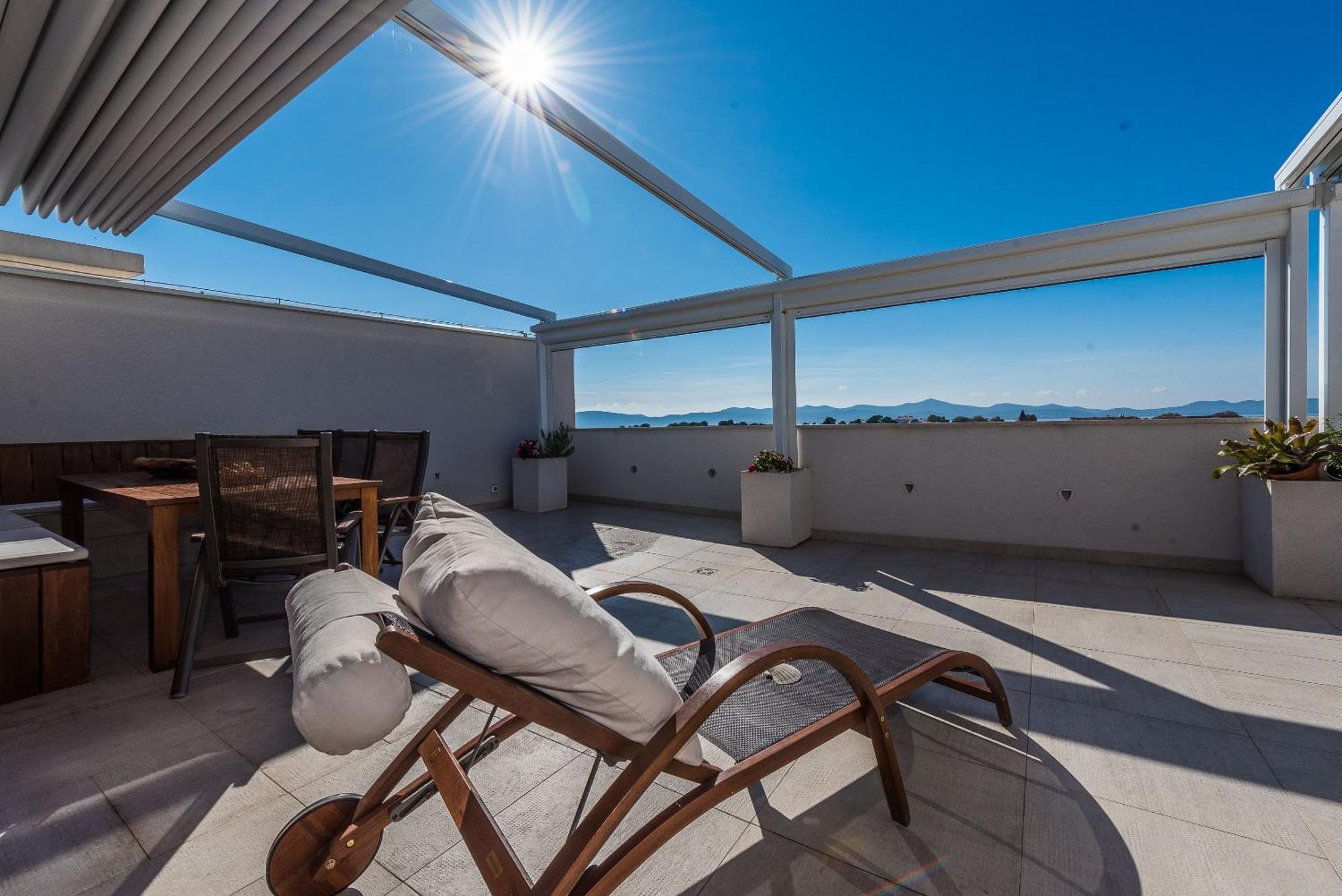 Penthouse With Roof Terrace With Jacuzzi Apartma Zadar