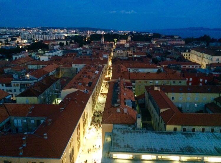 Apartma Penthouse With Roof Terrace With Jacuzzi