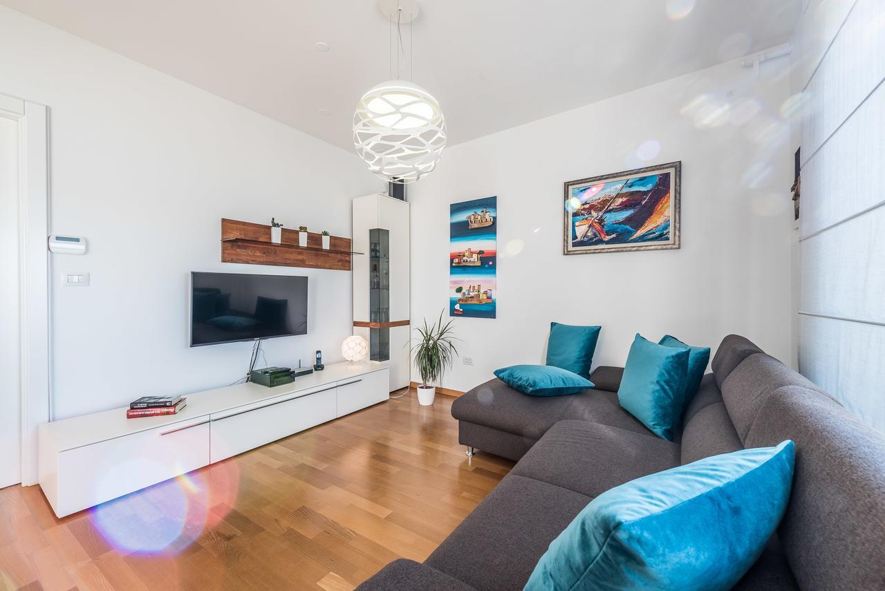 Apartma Penthouse With Roof Terrace With Jacuzzi Zadar