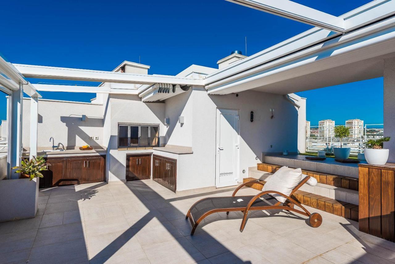 Penthouse With Roof Terrace With Jacuzzi Apartma Zadar
