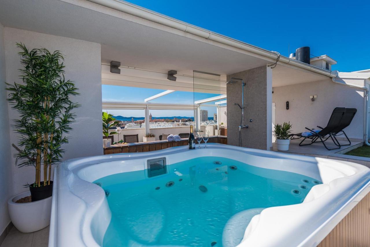 Penthouse With Roof Terrace With Jacuzzi Zadar