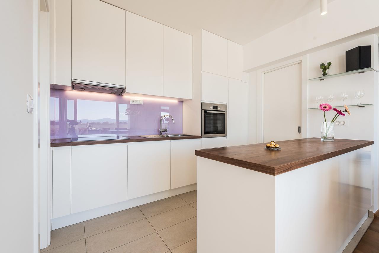 Penthouse With Roof Terrace With Jacuzzi Apartmán *